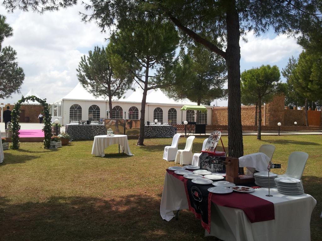 Hotel Vinedos Y Bodegas El Castillo Villarrobledo Exterior photo