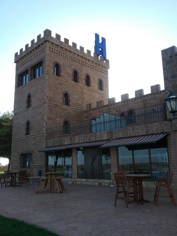 Hotel Vinedos Y Bodegas El Castillo Villarrobledo Exterior photo